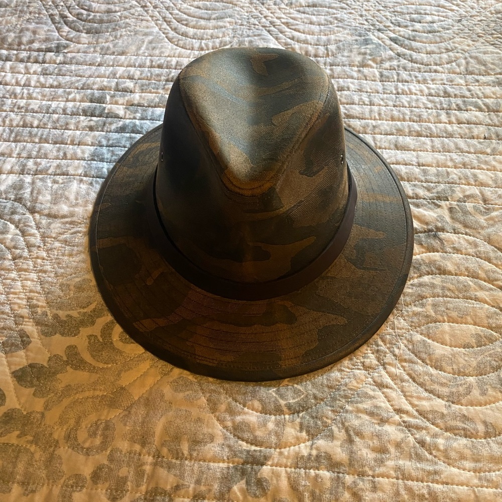 Henschel Men's Leather Trim Dark Camo Safari Hat Size Med